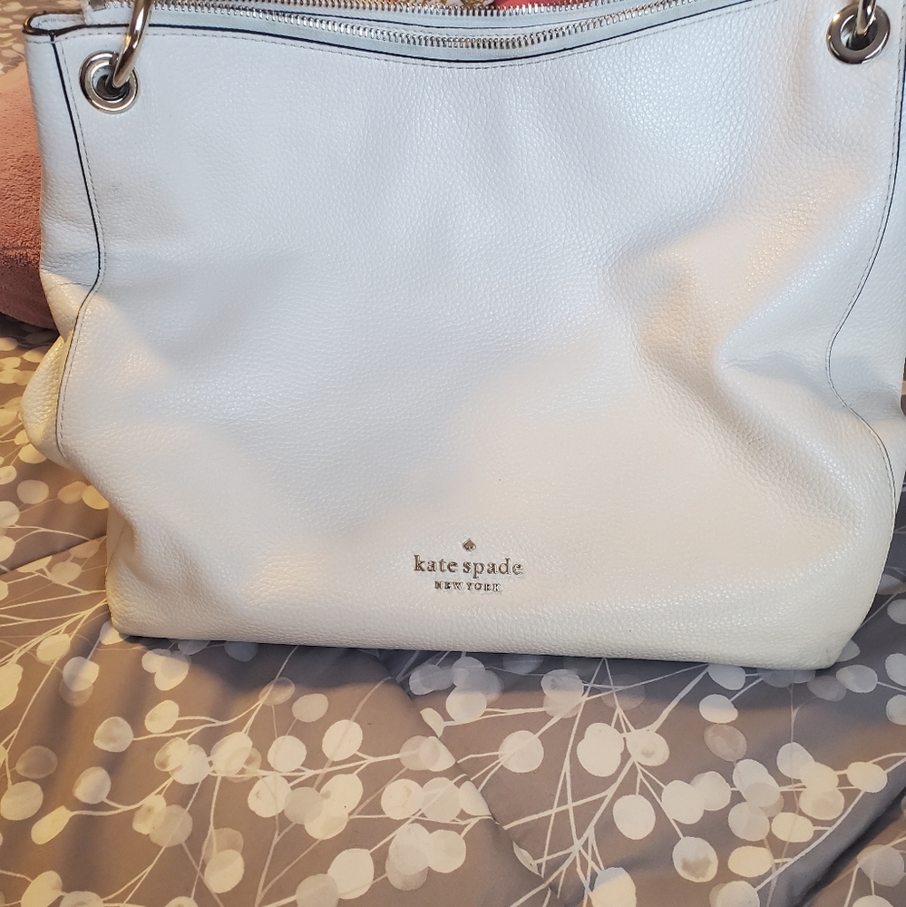 Kate Spade White leather shoulder bag.